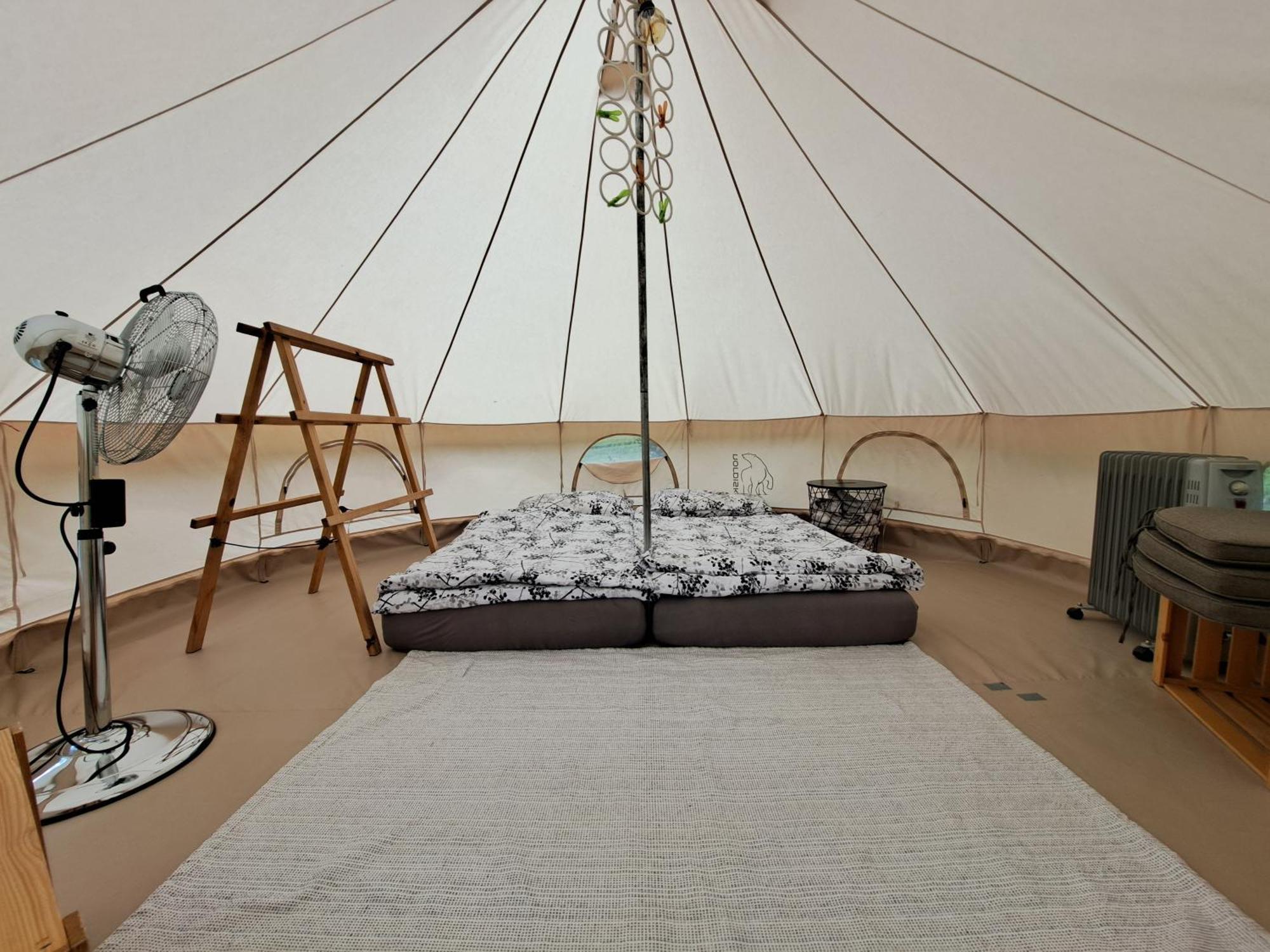 Вилла Puzman Farm Glamping Радовлица Экстерьер фото